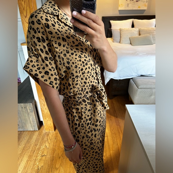 Leopard print canvas jumpsuit. Super comfy! - Picture 4 of 5